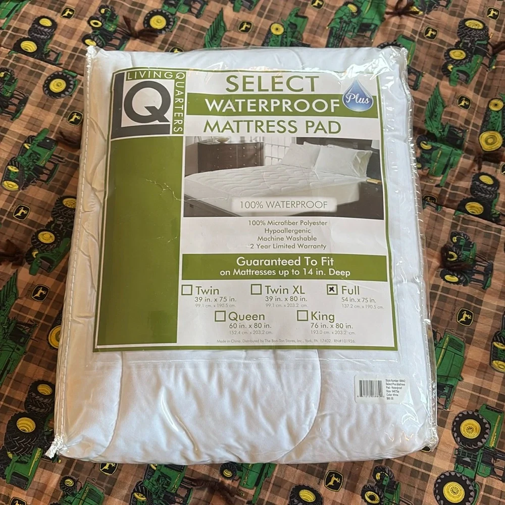 Living Quarters Full Size Waterproof Mattress Pad New